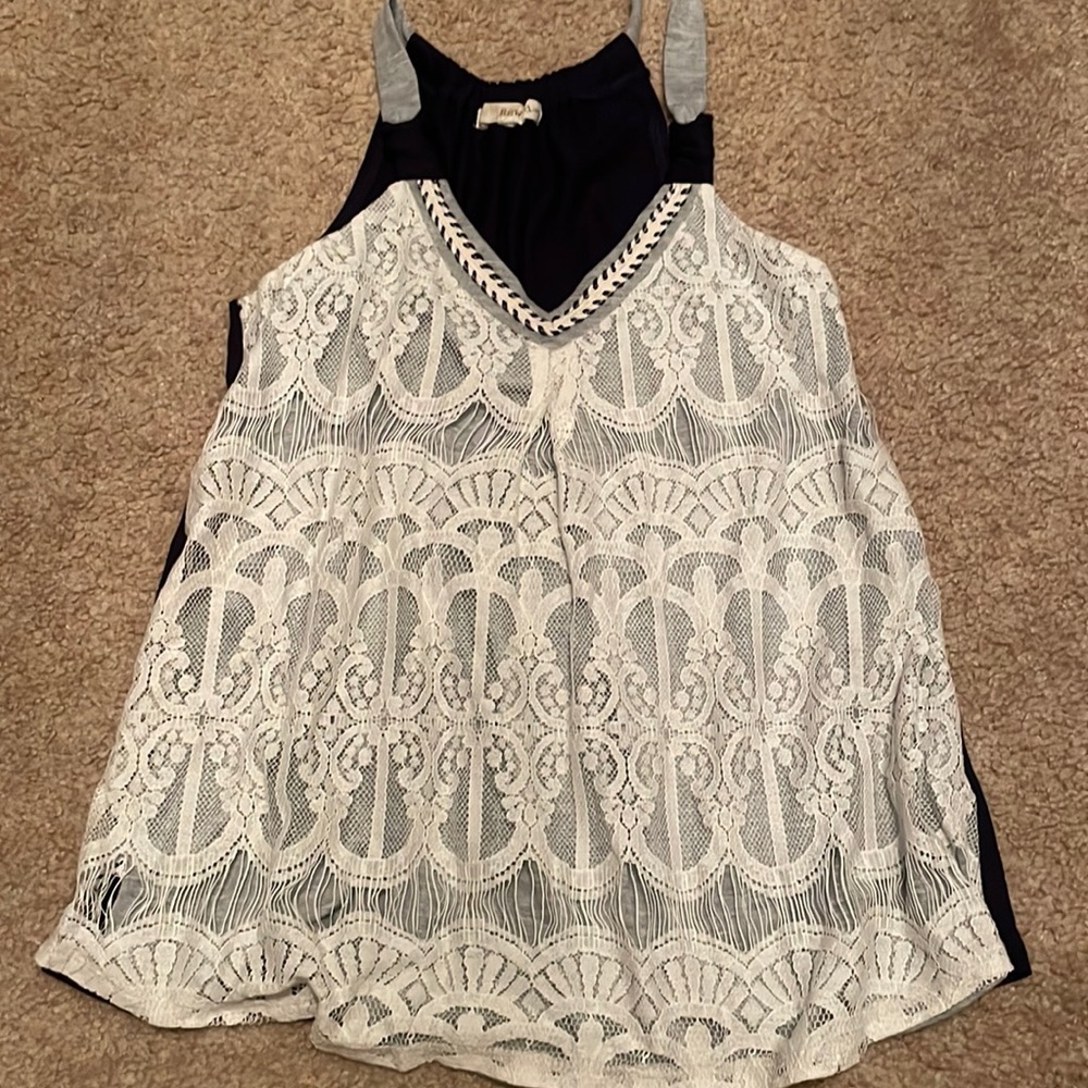 Lined lace summer top